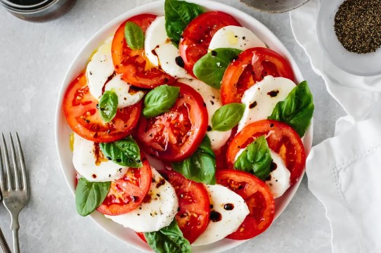 Italienischer „Caprese“ Salat