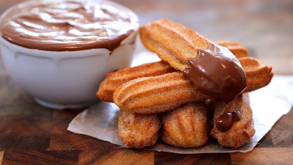 Spanische Churros mit Schokoladensauce