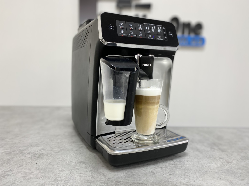 Stilvoller Kaffeevollautomat in Aktion – Exklusive World Sale-Angebote entdecken.