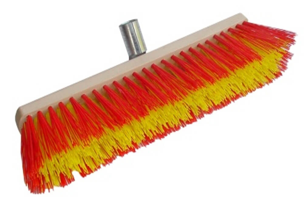 sepetys-medinis-50cm-su-kampiniu-tvirtinimu Holzbürste mit Winkelbefestigung | 50 cm, Zum breiten Kehren – Bild 1