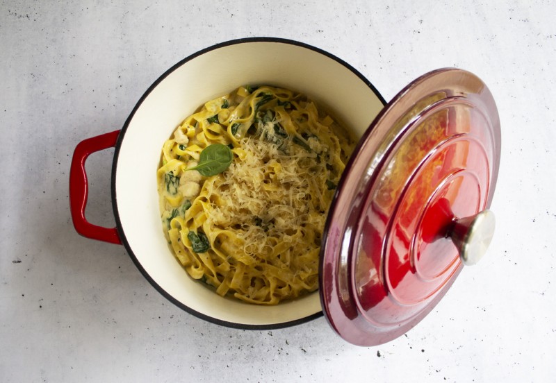 06_ZY026RKI ZYLE Emaille-Gusseisen-Topf ZY026RKI | 5,7 L, Ø 26 cm, Geeignet für Backöfen und Induktion – Bild 1