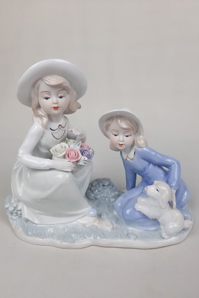 porceliano-figurele-mergaite-29×10-cm_reference Porcelianinė statulėlė „Mergaitė“ | ~29 x 10 cm